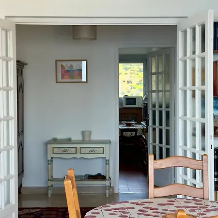 Vista Di Nata En Entre Et Maquis *