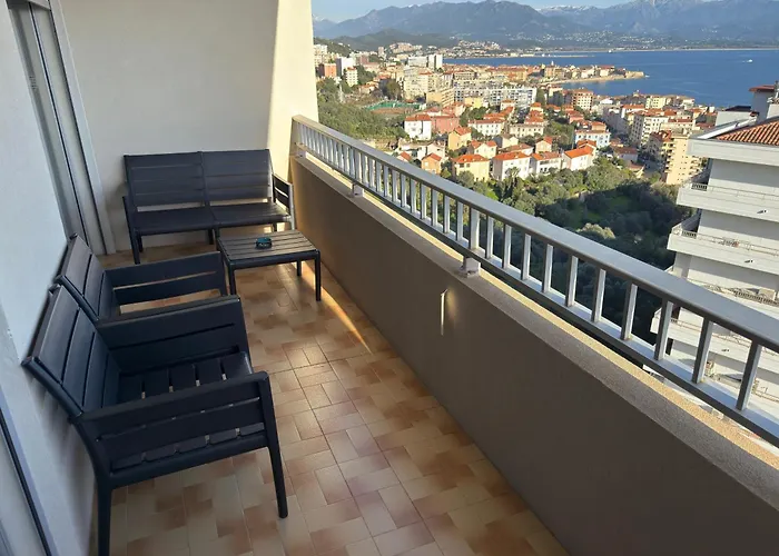 Vista Di Nata En Entre Et Maquis